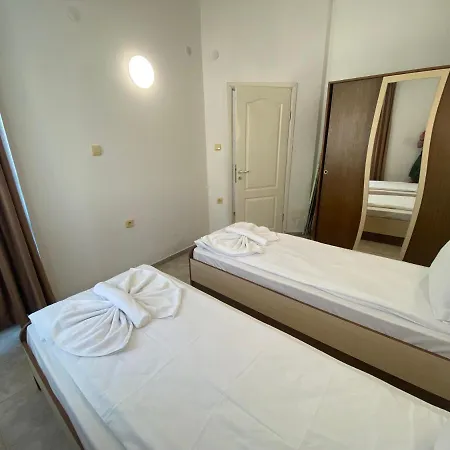 Vista Del Mar 2 A11 One Bedroom * サニービーチ