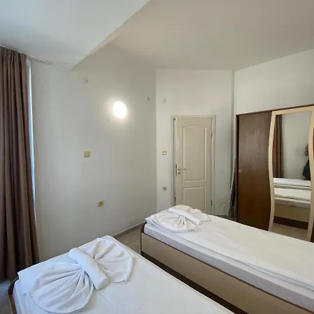 Vista Del Mar 2 A11 One Bedroom サニービーチ